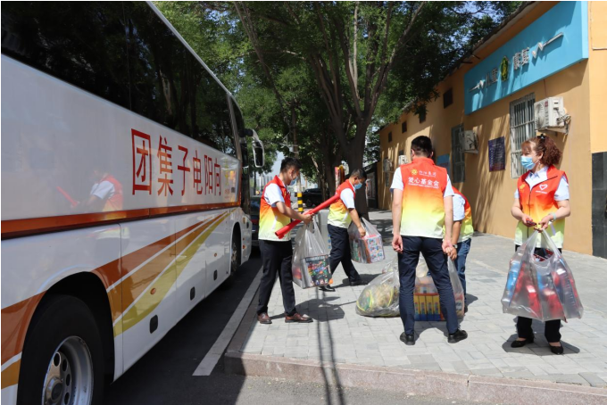 向陽(yáng)集團(tuán)六一愛(ài)心慰問(wèn)活動(dòng)